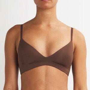 SKIMS SOFT SMOOTHING SEAMLESS BRALETTE XS